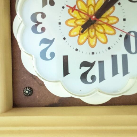 Timex 1960s Daisy Wall Clock Flower Power Mid Century Vintage - Picture 4 of 4